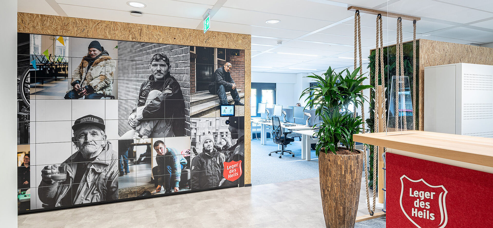 Maatwerk houten lockers met visual lockermanagement software Leger des Heils
