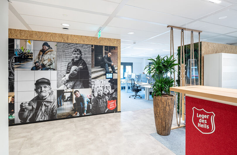 Maatwerk houten lockers met visual lockermanagement software Leger des Heils